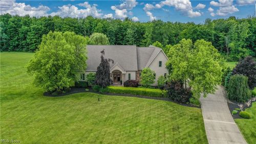 2969 Huntington Way, Aurora, OH, 44202-8766 | Card Image