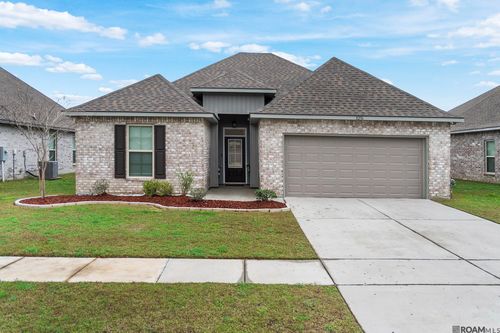 8256 Sweetgum Dr, Gonzales, LA, 70737-5503 | Card Image