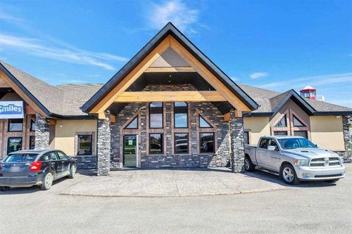 101-17 Beju Industrial Dr, Sylvan Lake, AB, T4S2J4 | Card Image