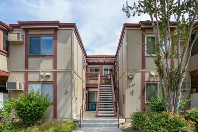 15 - Adobe Falls Rd, Condo with 2 bedrooms, 2 bathrooms and 1 parking in San Diego CA | Image 2