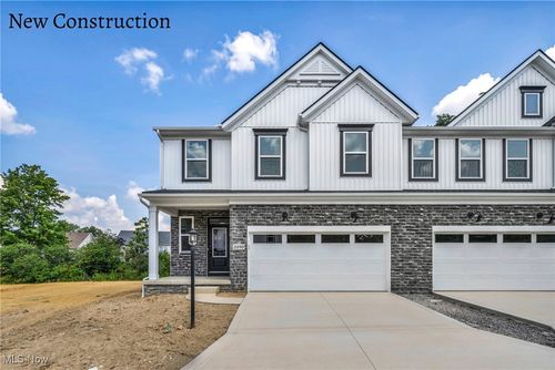 2090 Glenmont Dr, Brunswick, OH, 44212-4092 | Card Image