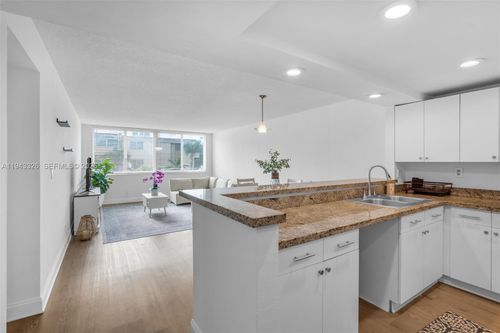 202-9125 Sw 77th Ave, Miami, FL, 33156-7640 | Card Image