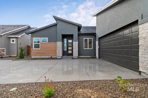 11218 S Corballis Ln, Kuna, ID, 83634-1062 | Card Image