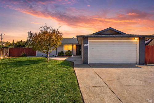 528 San Remo Court, Fairfield, CA, 94533 | Card Image