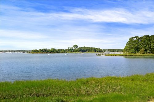 139-139 Seabreeze Dr, North Kingstown, RI, 02852-4040 | Card Image