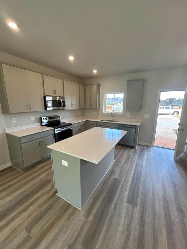 Unit 2 Grove Loop, Home with 3 bedrooms, 3 bathrooms and null parking in Blue Ridge GA | Image 8