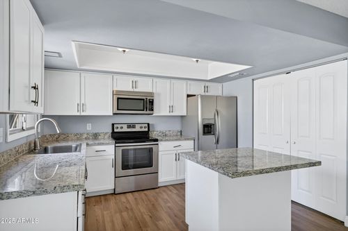 14 E Hermosa Dr, Tempe, AZ, 85282-4924 | Card Image