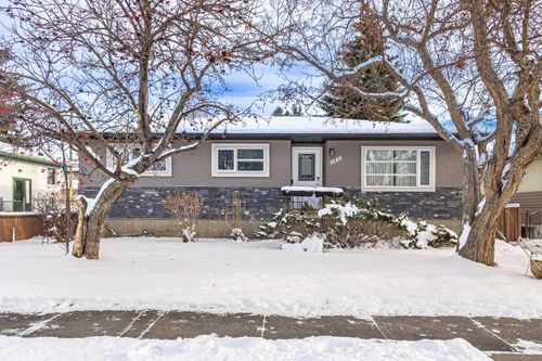 2816 24 St Nw, Calgary, AB, T2M3Z3 | Card Image