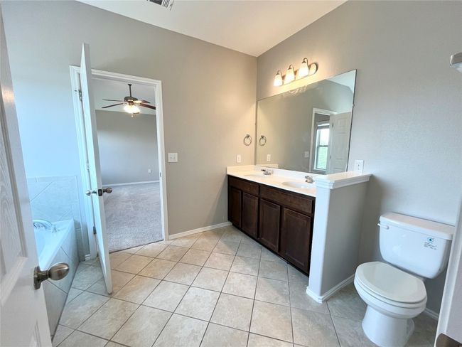 Primary bath | Image 11