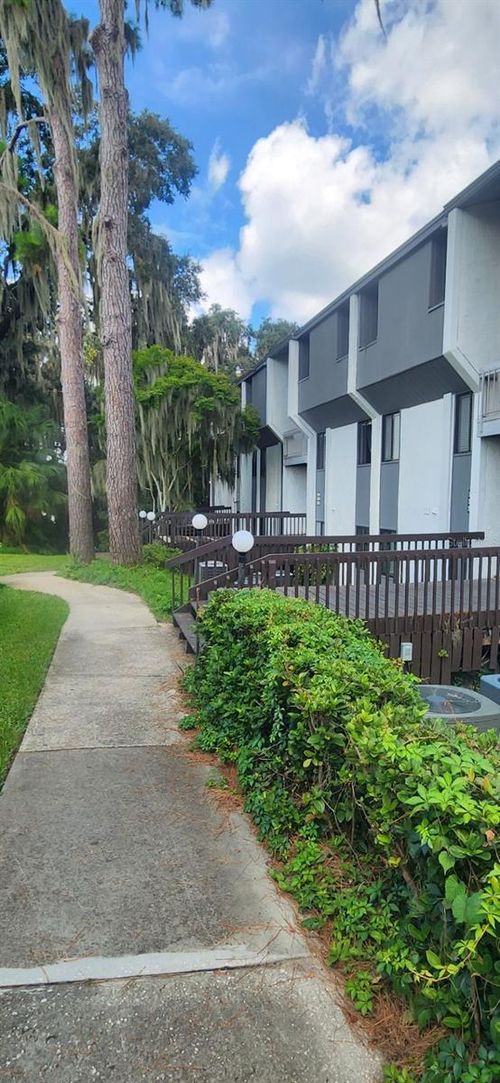 2824 14th Dr, Gainesville, FL, 32608-2058 | Card Image