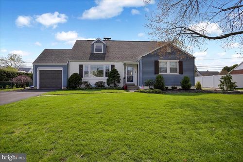 3812 Reiff Pl, READING, PA, 19606-3115 | Card Image