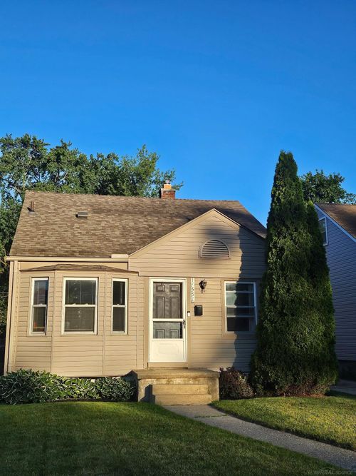 15551 Wakenden Street, Redford Charter Township, MI, 48239 | Card Image