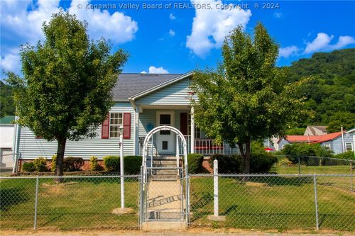 144 West Central Avenue, Belle, WV, 25015 | Card Image