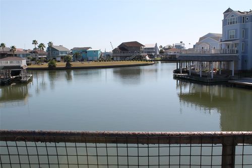 1435 Tiki Dr, Galveston, TX, 77554-8128 | Card Image