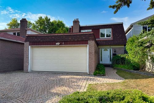4 Dersingham Cres, Thornhill, ON, L3T4E7 | Card Image