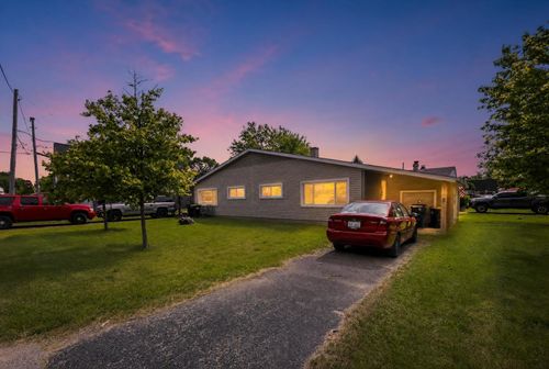 110 W Valley View Dr, Lakemoor, IL, 60051-8767 | Card Image