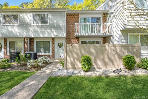 221 Springmeadow Drive, Islip, NY, 11741 | Card Image