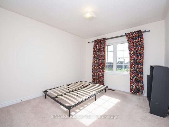 74 Paper Mills Cres, House attached with 3 bedrooms, 3 bathrooms and 1 parking in Richmond Hill ON | Image 16