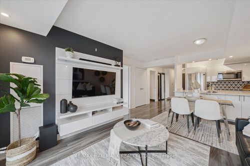 3006-125 Village Green Sq, Toronto, ON, M1S0G3 | Card Image