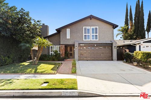 19946 Lorne St, Winnetka, CA, 91306-1928 | Card Image