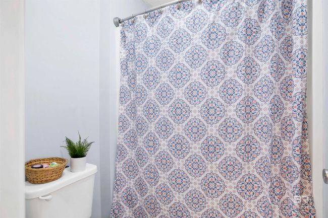 Bathroom | Image 19