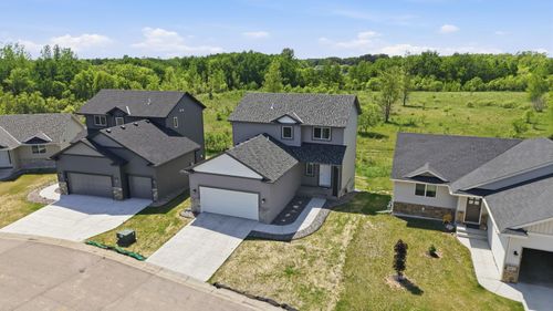 977 45th Ave Ne, Saint Cloud, MN, 56304-4666 | Card Image