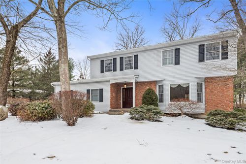 12 Bell Ct, Airmont, NY, 10901-6402 | Card Image