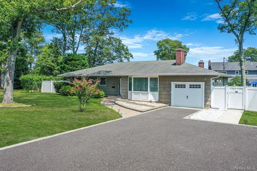 249 N Prospect Ave, Patchogue, NY, 11772-2248 | Card Image