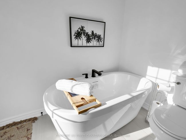 379 Front St, House other with 3 bedrooms, 4 bathrooms and 3 parking in Port Stanley ON | Image 25