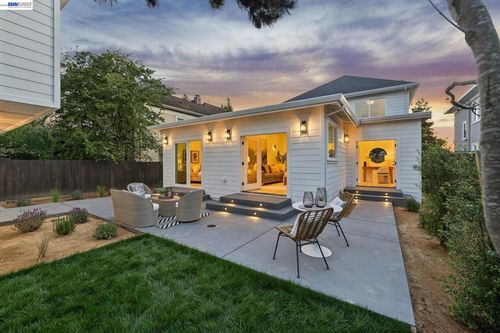 3029 Wheeler St, Berkeley, CA, 94705-1826 | Card Image