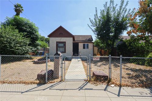 2190 9th St, Riverside, CA, 92507-5118 | Card Image