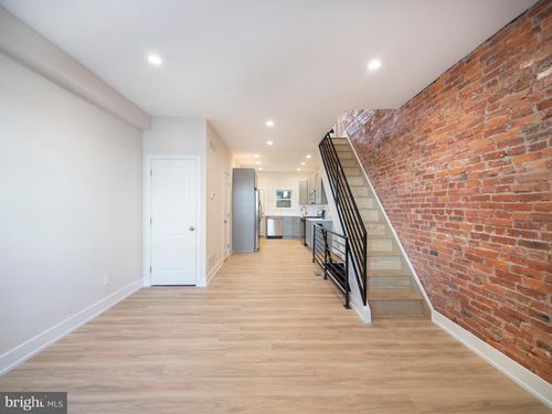 1409 S Etting St, PHILADELPHIA, PA, 19146-3704 | Card Image