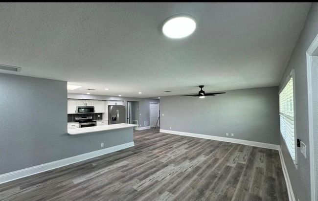463 Nw Ravenswood Ln, House other with 4 bedrooms, 3 bathrooms and null parking in Port St Lucie FL | Image 6