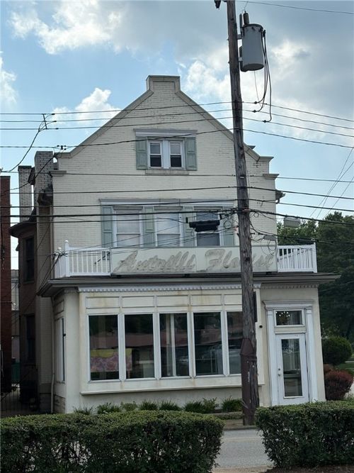 124 Grant St, Turtle Creek, PA, 15145-1945 | Card Image