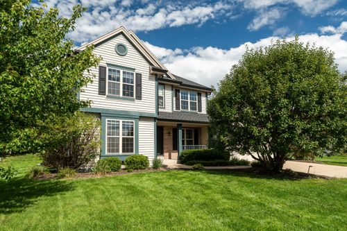 3762 E Stargrass Ln, Oak Creek, WI, 53154-6632 | Card Image
