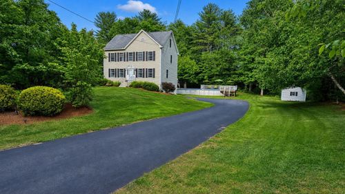 54 Chase Rd, Londonderry, NH, 03053-4054 | Card Image