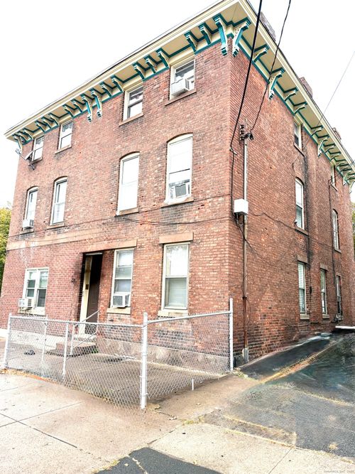 197 Exchange St, New Haven, CT, 06513-3822 | Card Image