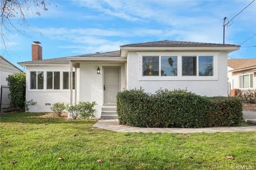 7435 7437 Balcom Avenue, Reseda, CA, 91335 | Card Image