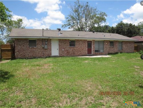 205 Avalon Dr, Victoria, TX, 77901-3690 | Card Image