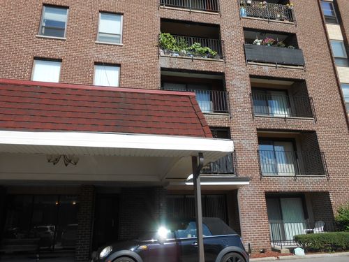 2a-6330 Lincoln Ave, Morton Grove, IL, 60053-2858 | Card Image