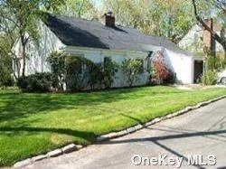 Berkshire Rd, Great Neck, NY 11023