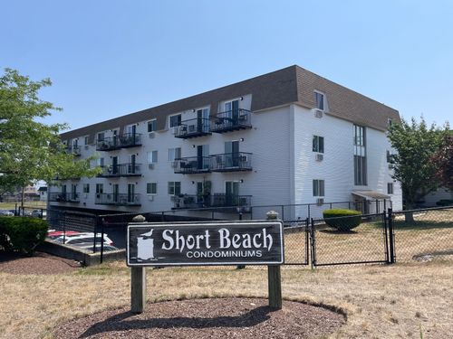 unit-305-115 Short Beach Rd, Stratford, CT, 06615-7674 | Card Image
