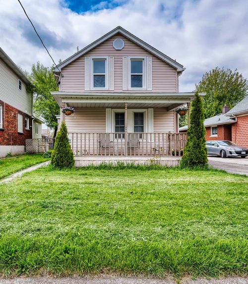 99 Page St, Saint Catharines, ON, L2R4A8 | Card Image