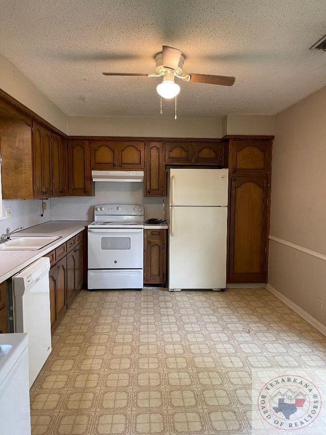 1701 Linden A &Amp; B, Home with 0 bedrooms, 0 bathrooms and null parking in Texarkana AR | Image 16