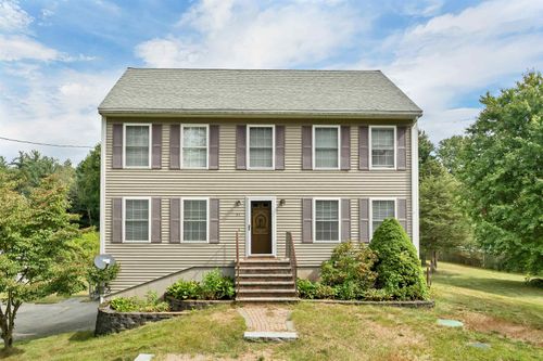 43 Cross Street, Salem, NH, 03079 | Card Image