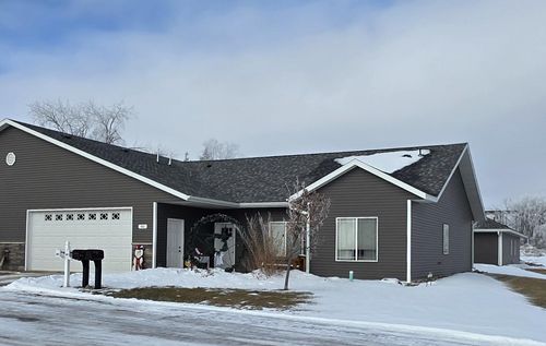 461 12 1/2 St Ne, Valley City, ND, 58072-2811 | Card Image