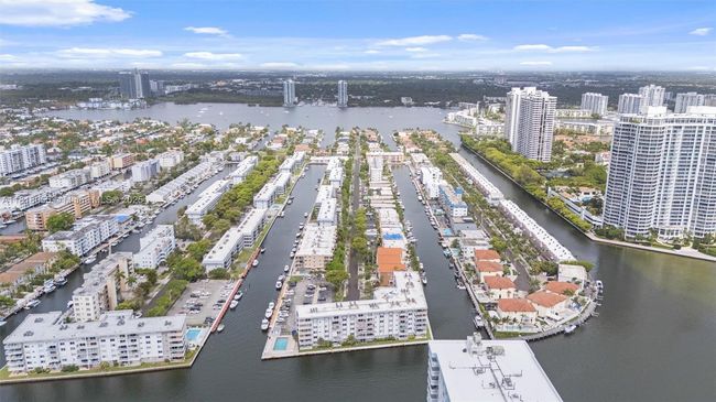 APT-108 - 4000 Ne 170 Th St, Condo with 3 bedrooms, 2 bathrooms and null parking in North Miami Beach FL | Image 33