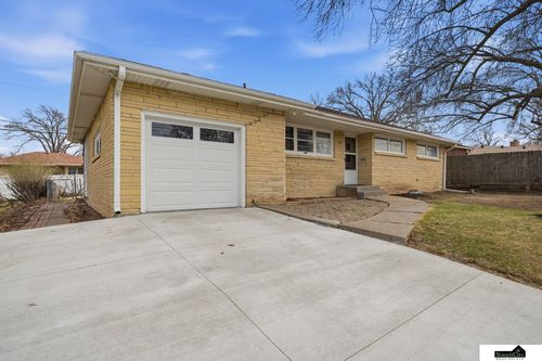 624 S 56th St, Lincoln, NE, 68510-3922 | Card Image