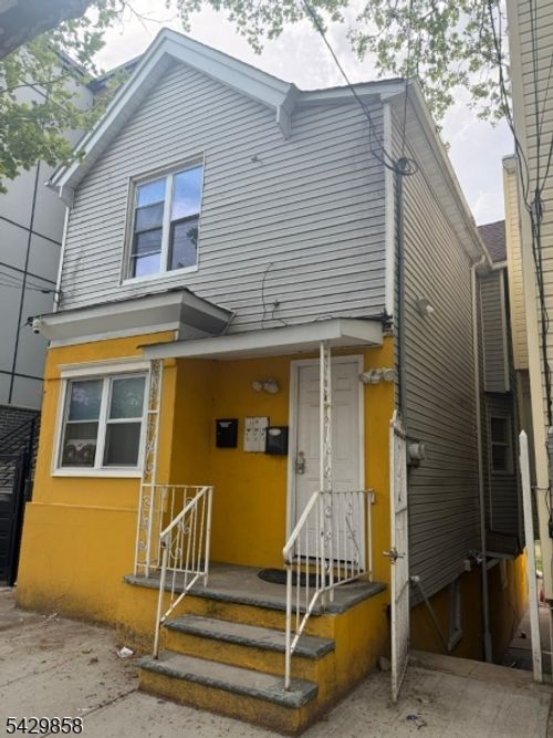 78 Garside St, Newark, NJ, 07104-4975 | Card Image