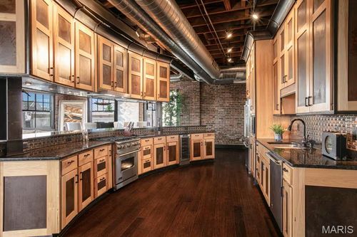 3041 Olive St, Saint Louis, MO, 63103-1312 | Card Image